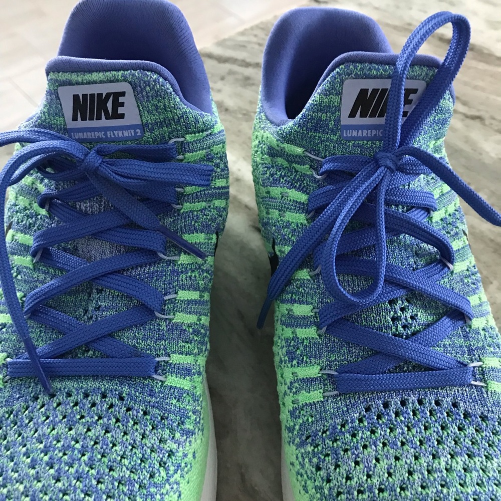 Nike tennis shoes